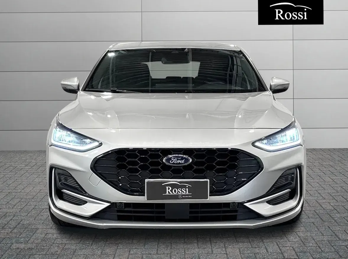 Käytetty Ford Focus ST-Line 116 HP (85 kW) 2025 Harmaa Farmari