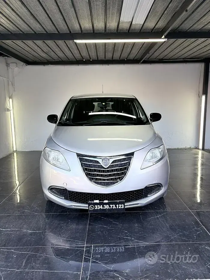 Usata Lancia Ypsilon Gold 69 CV (50 kW) 2013 Grigio Utilitaria