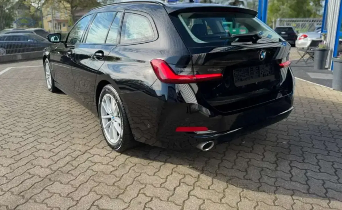 Usata BMW 318 156 CV (114 kW) 2025 Nero Station wagon