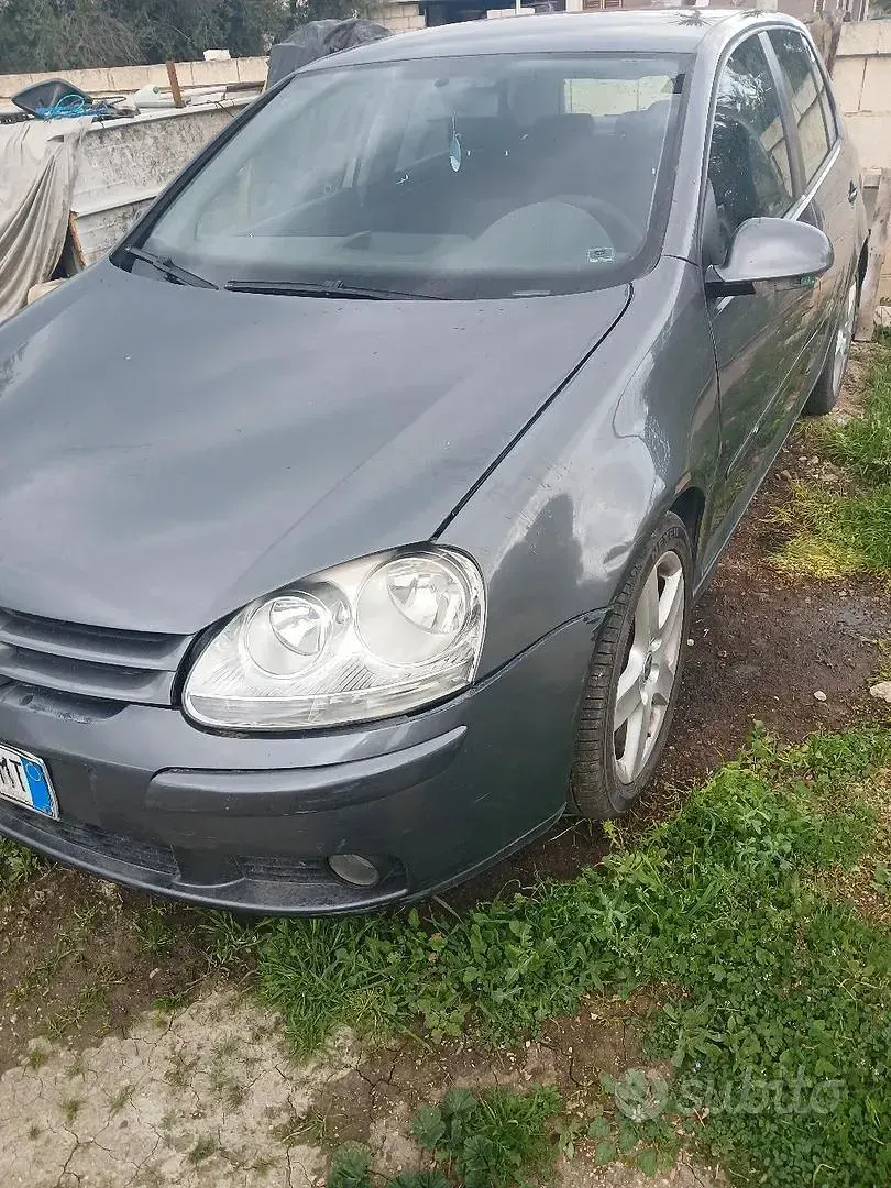 Usata VW Golf V 105 CV (77 kW) 2005 Utilitaria