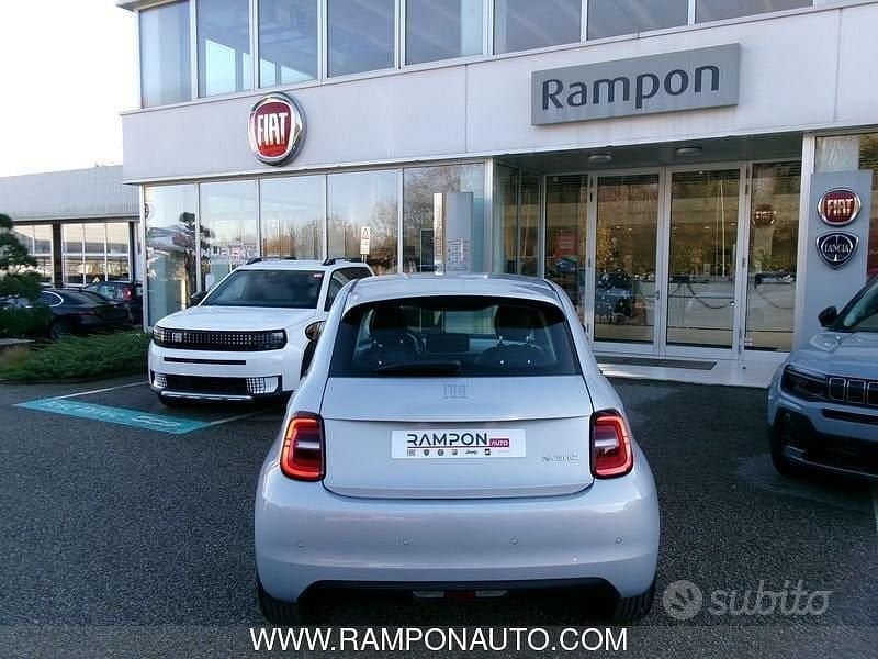 Nuova Fiat 500 65 CV (47 kW) 2025 Blu/azzurro Berlina