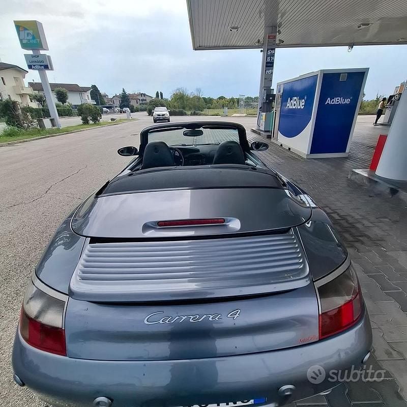 Usata Porsche 996 345 CV (253 kW) 1999 Grigio Cabrio