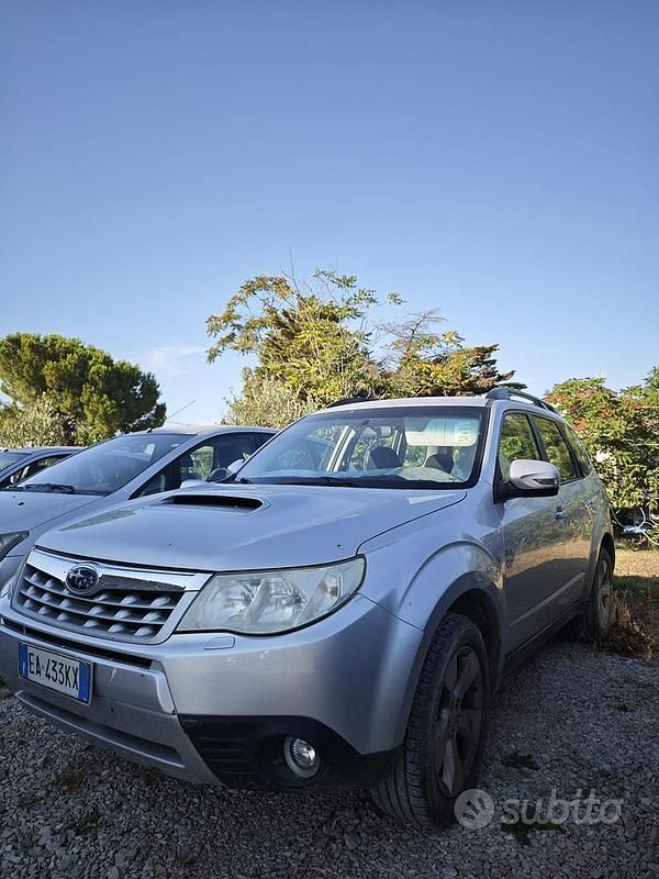 Usata Subaru Forester 2011 Grigio SUV