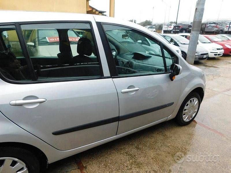 Usata Renault Modus 70 CV (51 kW) 2008 Grigio Monovolume