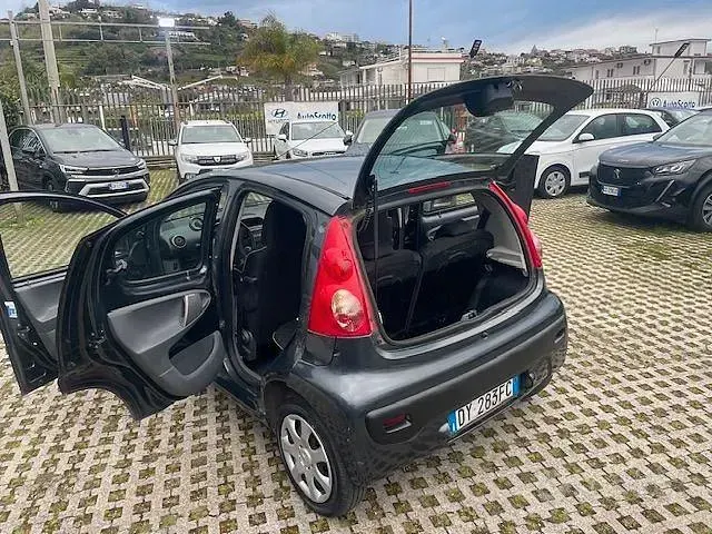 Usata Peugeot 107 68 CV (50 kW) 2009 Grigio Utilitaria