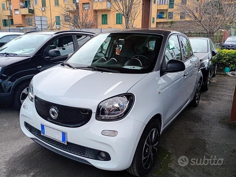 Usata Smart ForFour Passion 71 CV (52 kW) 2017 Bianco Utilitaria