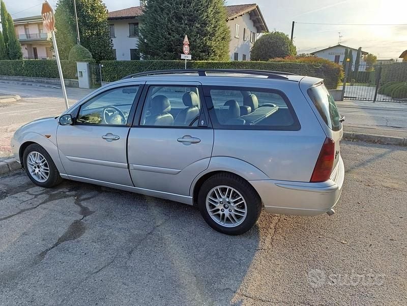 Usata Ford Focus 2002 Grigio Station wagon