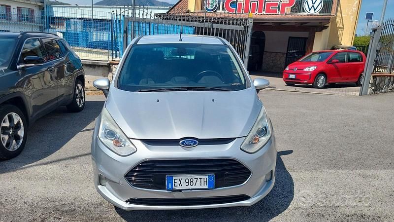 Usata Ford B-MAX 90 CV (66 kW) 2015 Grigio Monovolume