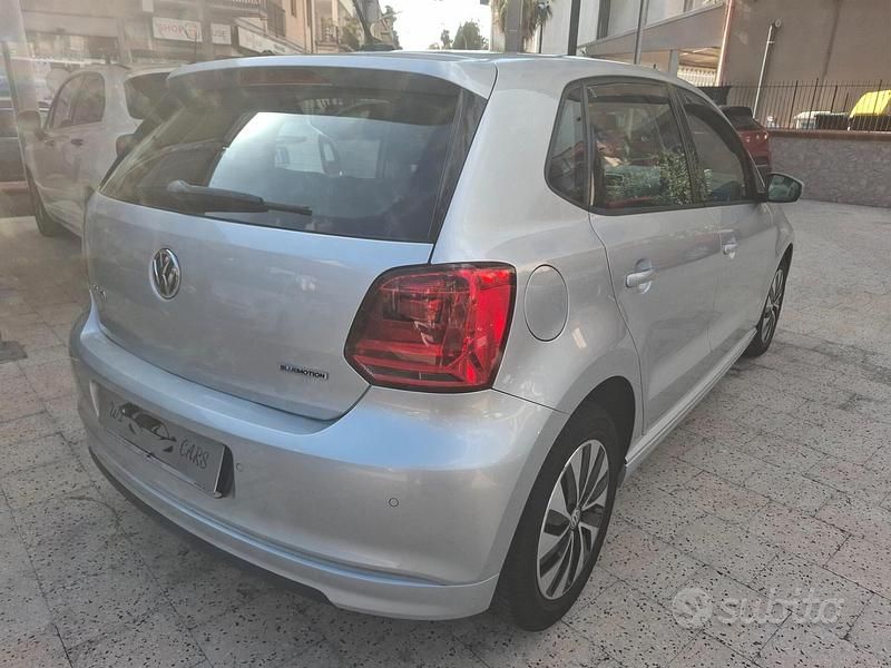 Usata VW Polo Trendline 75 CV (55 kW) 2015 Grigio Berlina