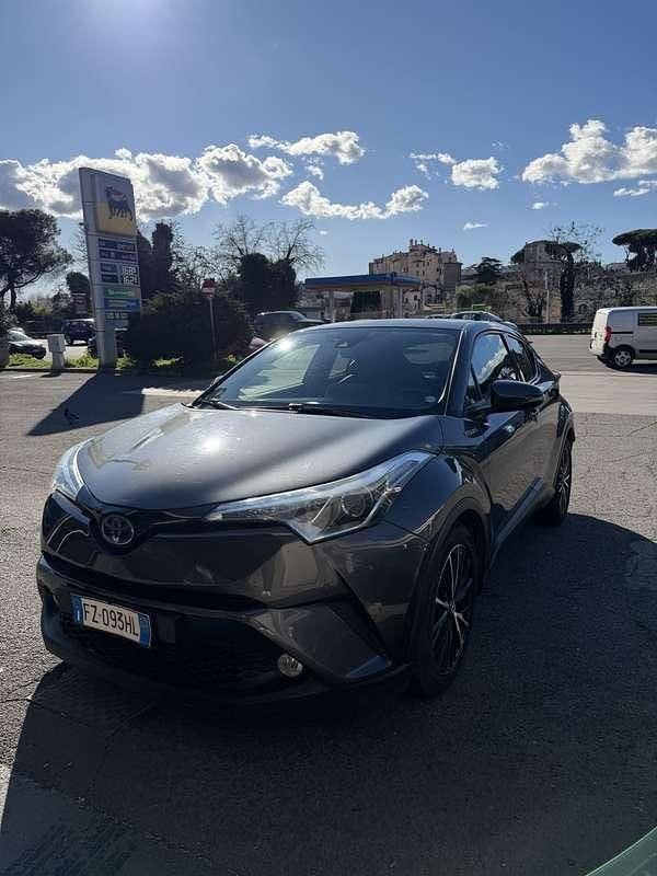 Usata Toyota C-HR Lounge 98 CV (72 kW) 2017 SUV