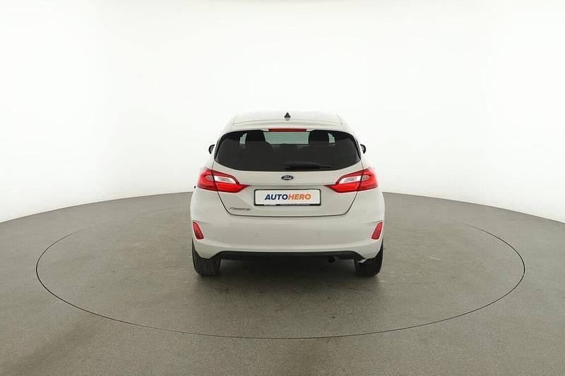 Usata Ford Fiesta Titanium 86 CV (63 kW) 2019 Bianco Utilitaria
