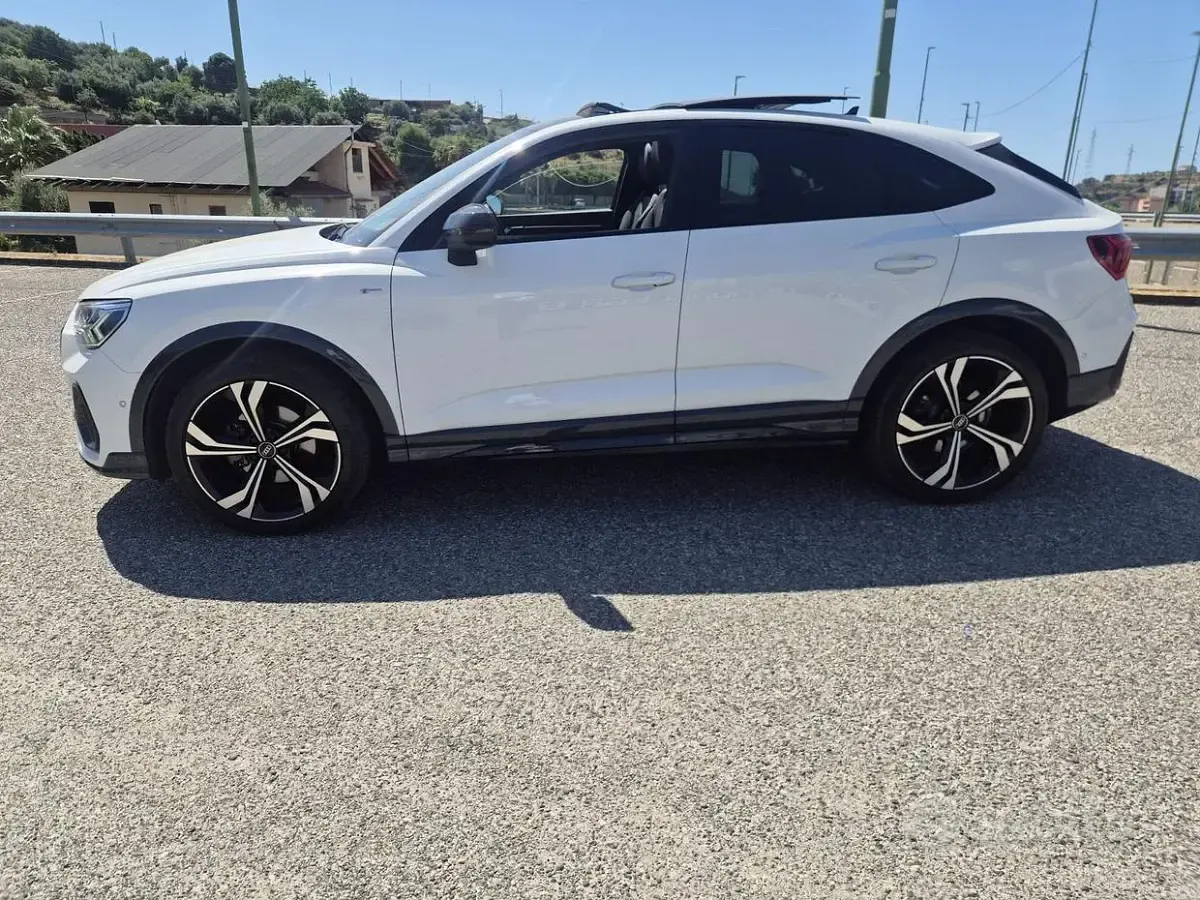 Usata Audi Q3 Sportback Ambiente 150 CV (110 kW) 2024 Bianco SUV