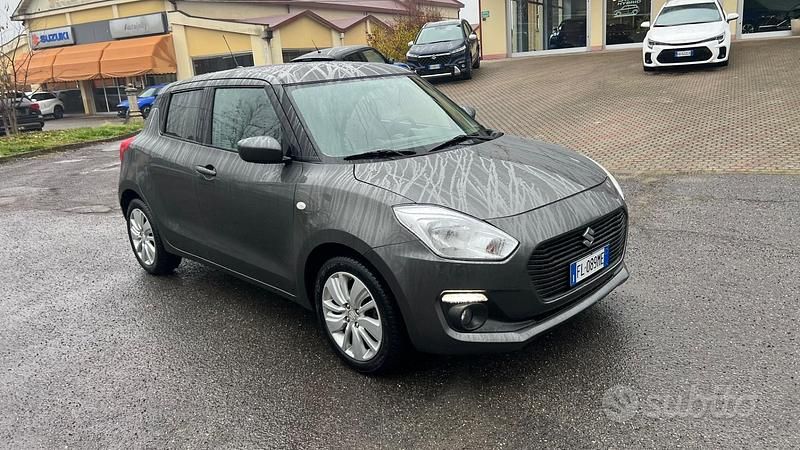 Usata Suzuki Swift Cool 90 CV (66 kW) 2018 Grigio Berlina