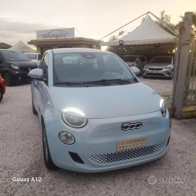 Usata Fiat 500e La Prima 86 kW (118 CV) 2021 Blu Berlina