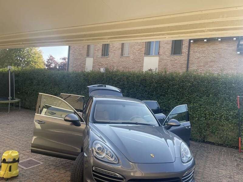 Usata 2011 Porsche Cayenne SUV | 17.000 € (Buon prezzo) - Immagine 1/4