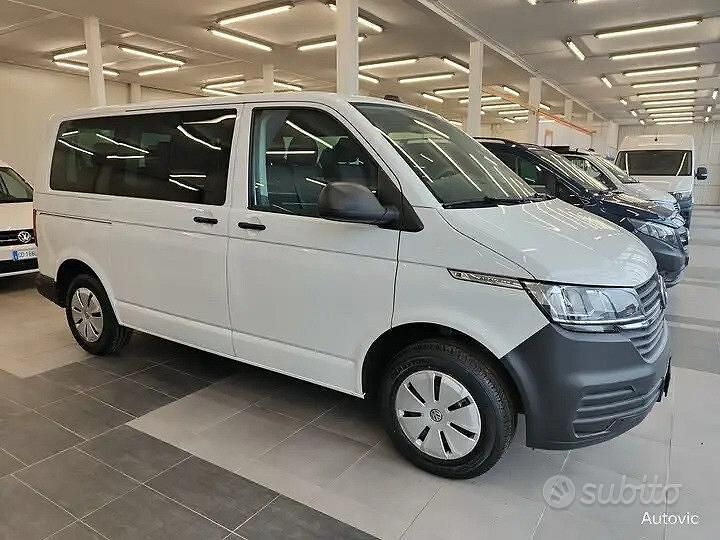 Begagnad VW Caravelle Trendline 110 HK (80 kW) 2023 Vit Van