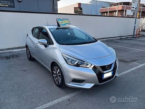 Gebraucht Nissan Micra Acenta 90 PS (66 kW) 2018 Grau Kleinwagen
