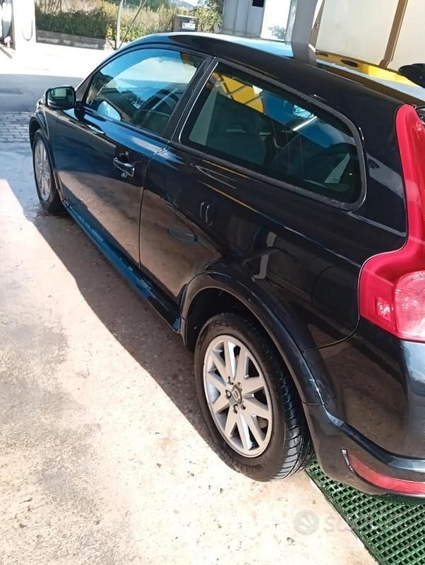 Usata Volvo C30 136 CV (100 kW) 2009 Nero Utilitaria