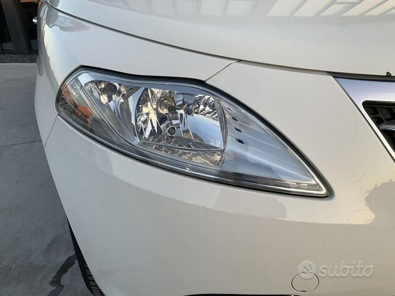 Usata Lancia Ypsilon Gold 69 CV (50 kW) 2013 Bianco Utilitaria