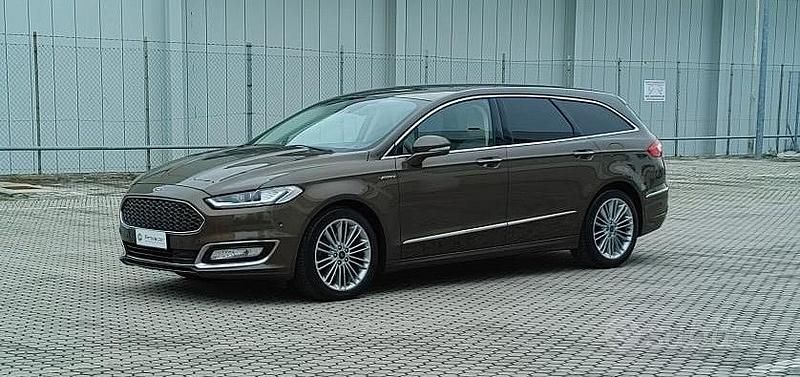 Usata Ford Mondeo Vignale 180 CV (132 kW) 2016 Marrone Station wagon