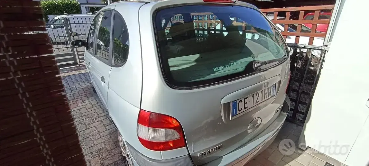 Usata Renault Scénic 102 CV (75 kW) 2003 Grigio Monovolume