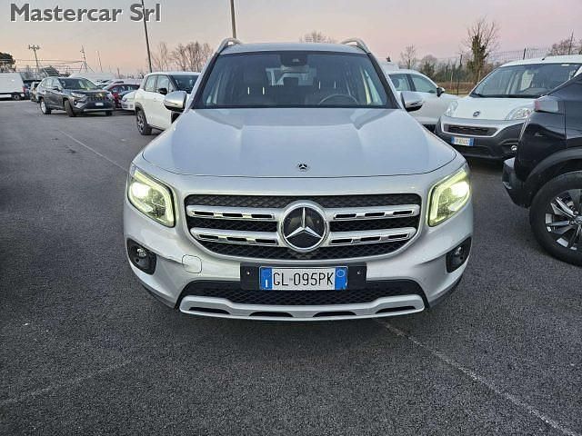 Usata Mercedes GLB200 Business 150 CV (110 kW) 2022 Argento SUV