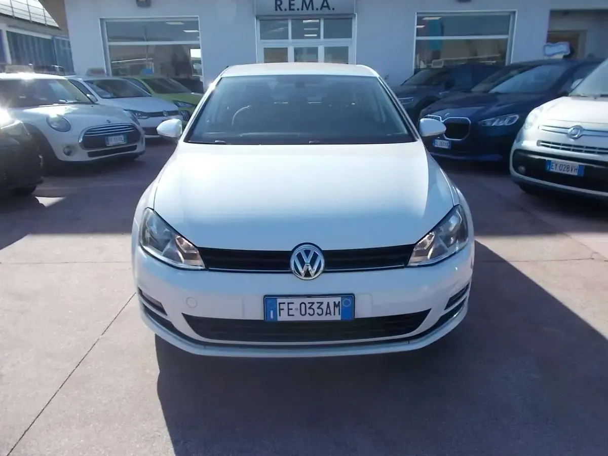 Usata VW Golf VII Highline 110 CV (80 kW) 2016 Pure white Berlina