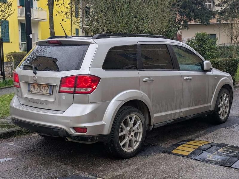 Usata Fiat Freemont Lounge 170 CV (125 kW) 2012 Argento SUV