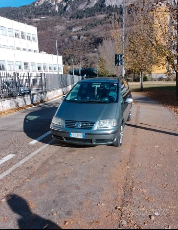 Usata VW Sharan 115 CV (84 kW) 2005 Grigio Monovolume