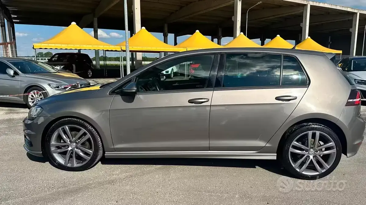 Usata VW Golf VII Comfortline 110 CV (80 kW) 2016 Grigio Station wagon