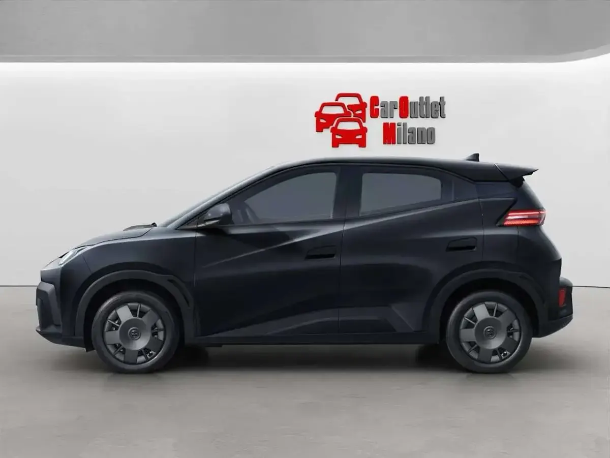 Nuova BYD Dolphin Surf Active 64 kW (88 CV) 2026 Polar night black Utilitaria