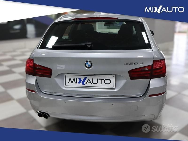 Usata BMW 520 Luxury Line 190 CV (139 kW) 2017 Nero Station wagon