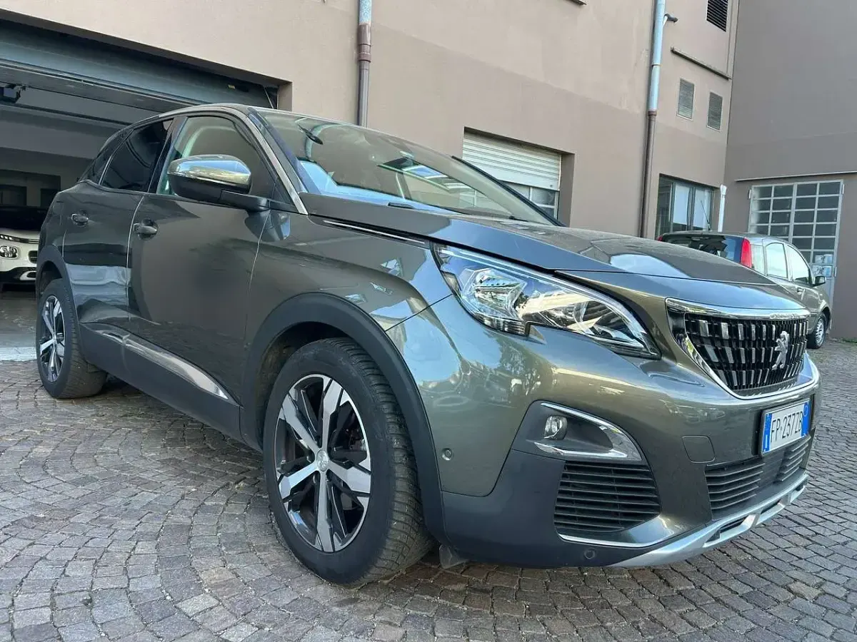 Usata Peugeot 3008 GT-line 131 CV (96 kW) 2018 Grigio SUV