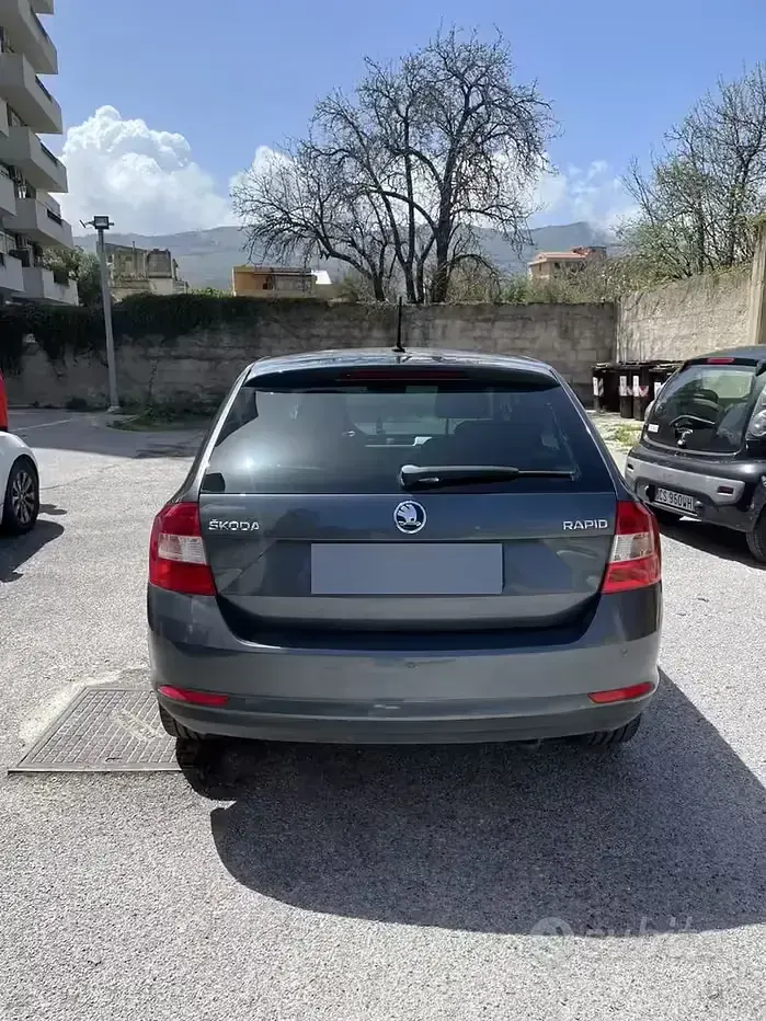 Usata Skoda Rapid 90 CV (66 kW) 2017 Blu Utilitaria