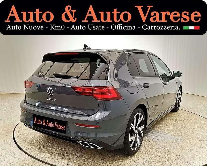 Usata VW Golf VIII R-line 150 CV (110 kW) 2022 Grigio Utilitaria