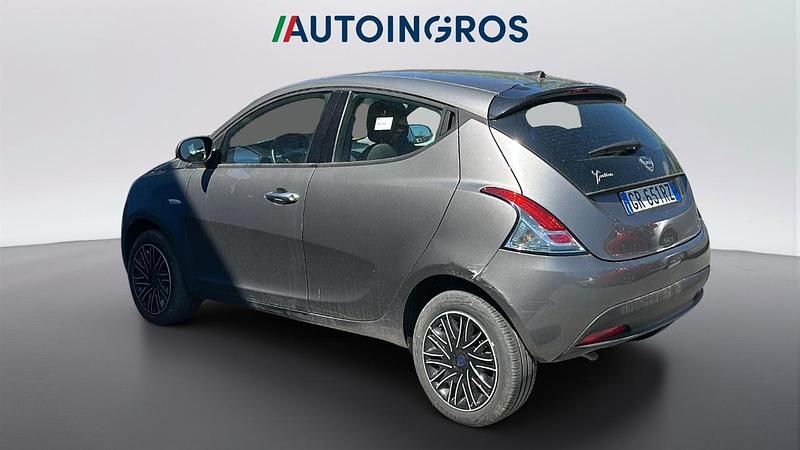 Usata Lancia Ypsilon Silver 69 CV (50 kW) 2023 Grigio Utilitaria