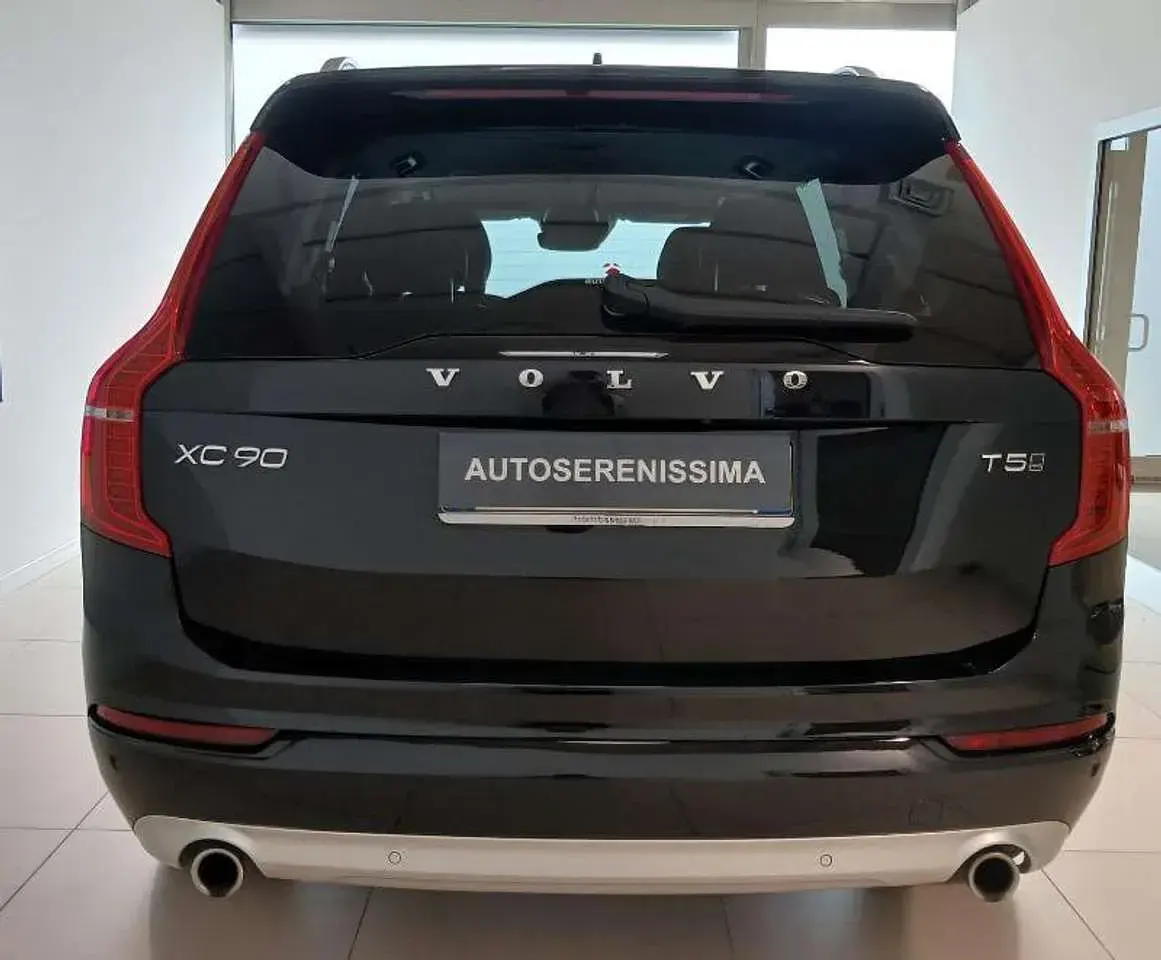 Usata Volvo XC90 Momentum 250 CV (183 kW) 2019 Nero SUV