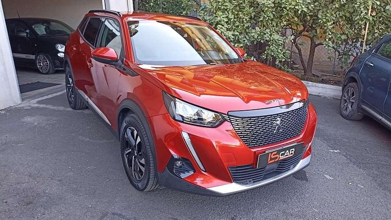 Rosso metallizzato Usata 2020 Peugeot 2008 Allure SUV | 14.990 € (Cara) - Immagine 1/4