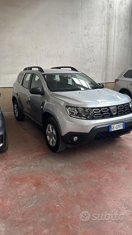 Grigio Usata 2021 Dacia Duster Station wagon | 11.900 € (Buon prezzo) - Immagine 1/2