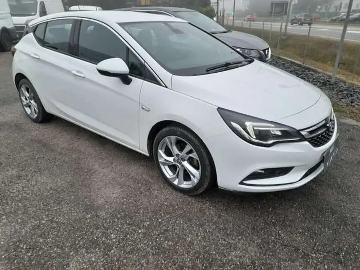Occasion Opel Astra Dynamic 110 ch (80 kW) 2019 Blanc Berline