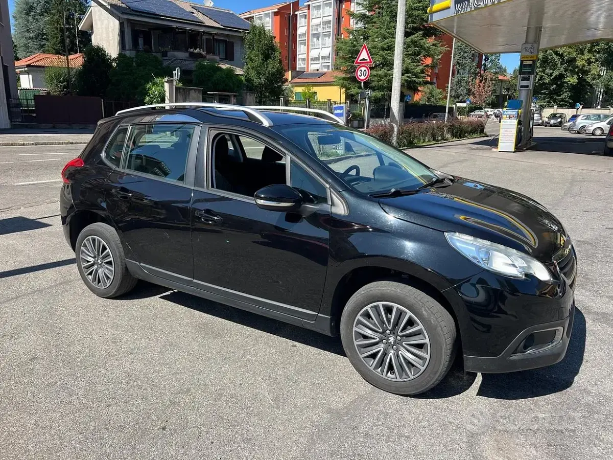 Usata Peugeot 2008 Active 82 CV (60 kW) 2015 Nero SUV
