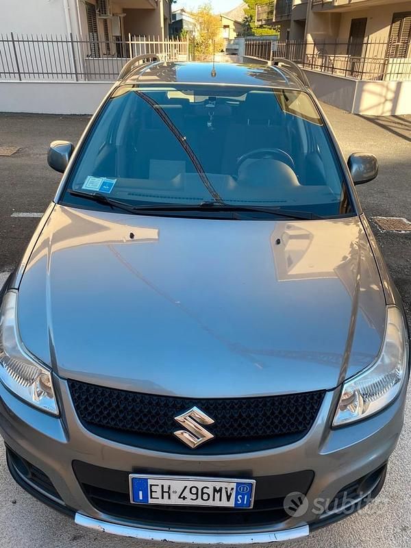 Usata Suzuki SX4 107 CV (78 kW) 2011 Grigio SUV