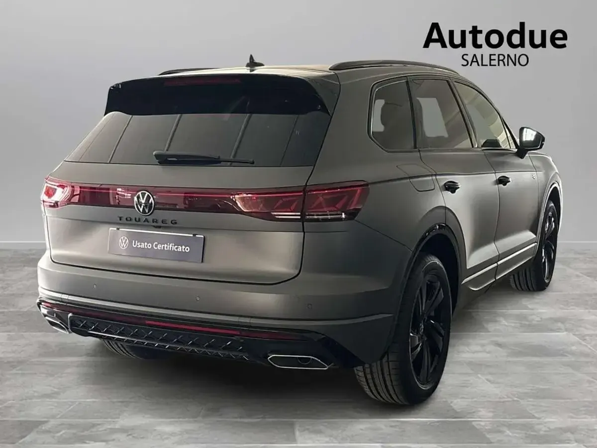 Nuova VW Touareg R-line 231 CV (169 kW) 2026 Silicon grey opaco SUV