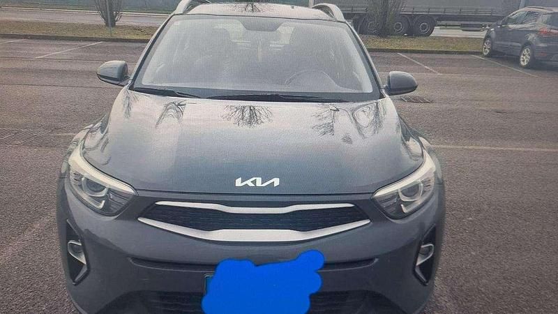 Usata Kia Stonic Style 84 CV (61 kW) 2023 Grigio scuro SUV