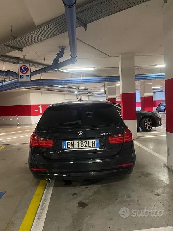 Usata BMW 318 Efficient Dynamics 143 CV (105 kW) 2014 Nero Berlina