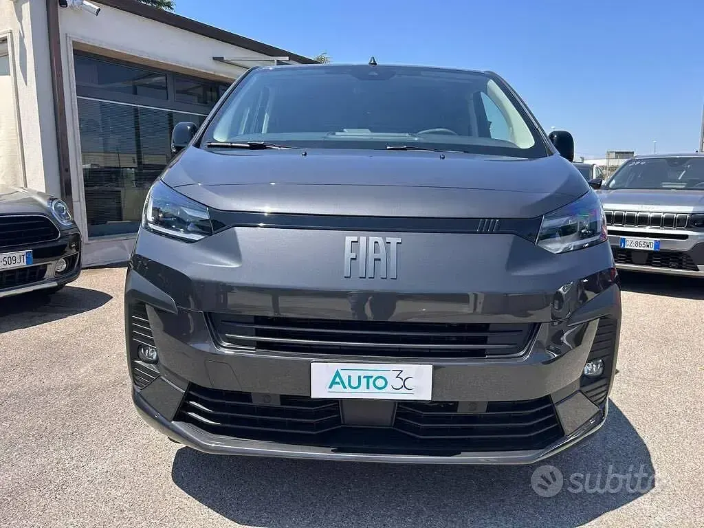 Usata Fiat E-Ulysse 130 kW (177 CV) 2025 Grigio Monovolume