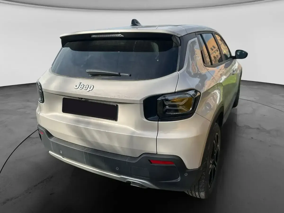Usata Jeep Avenger Summit 100 CV (73 kW) 2025 Nero SUV