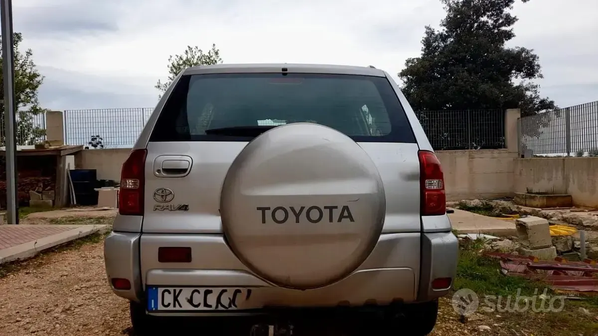 Usata Toyota RAV4 2004 SUV