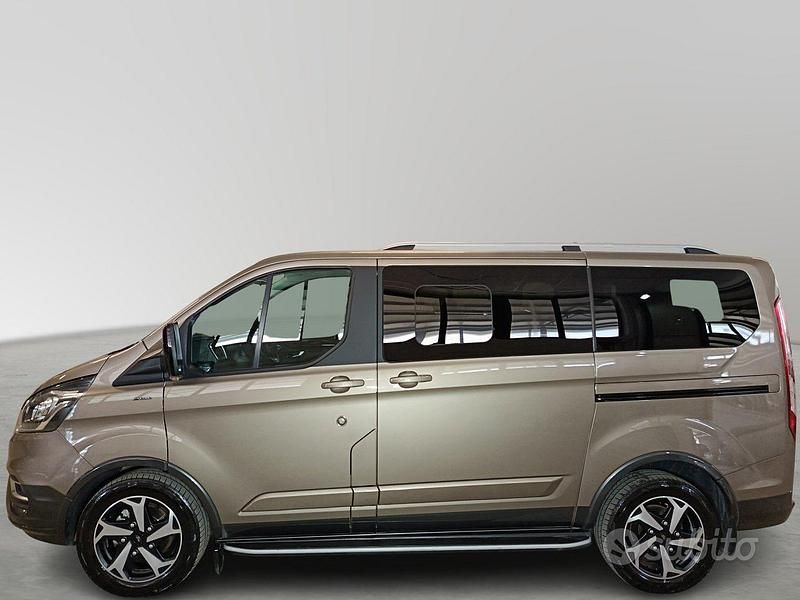 Begagnad Ford Tourneo S 150 HK (110 kW) 2022 Grå Minibuss