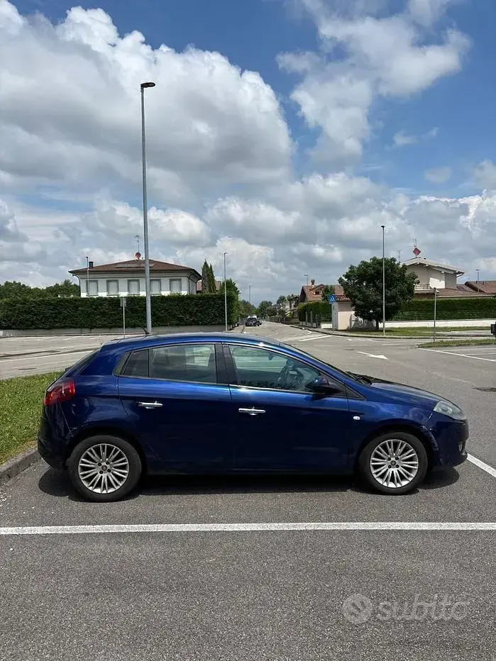 Usata Fiat Bravo 120 CV (88 kW) 2012 Bluazzurro Utilitaria